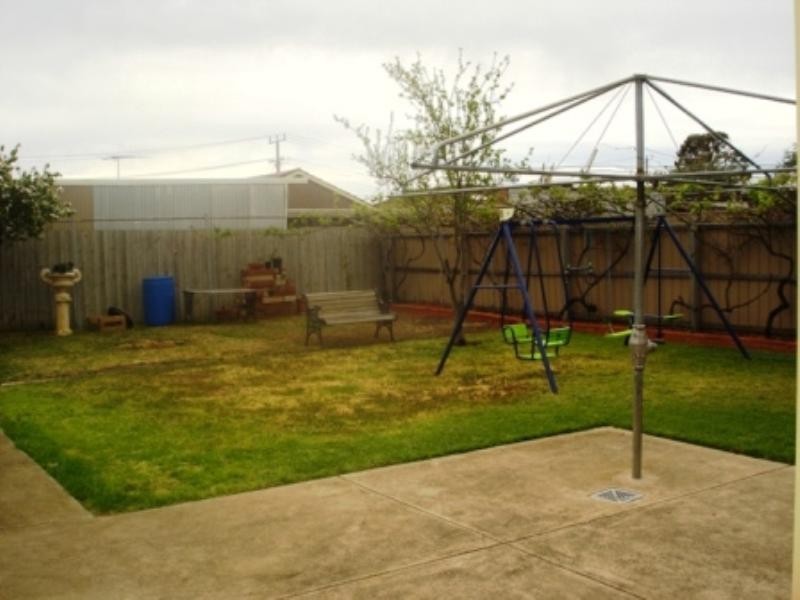 12 Korrumburra Close, Norlane VIC 3214