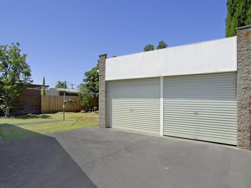 12 Watsons Road, Newcomb VIC 3219