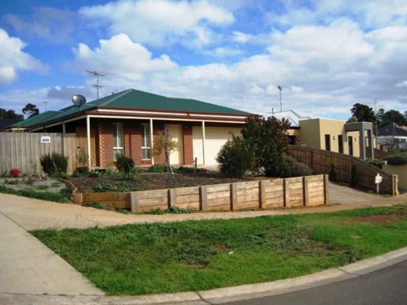 72 Grange Park Drive, Waurn Ponds VIC 3216
