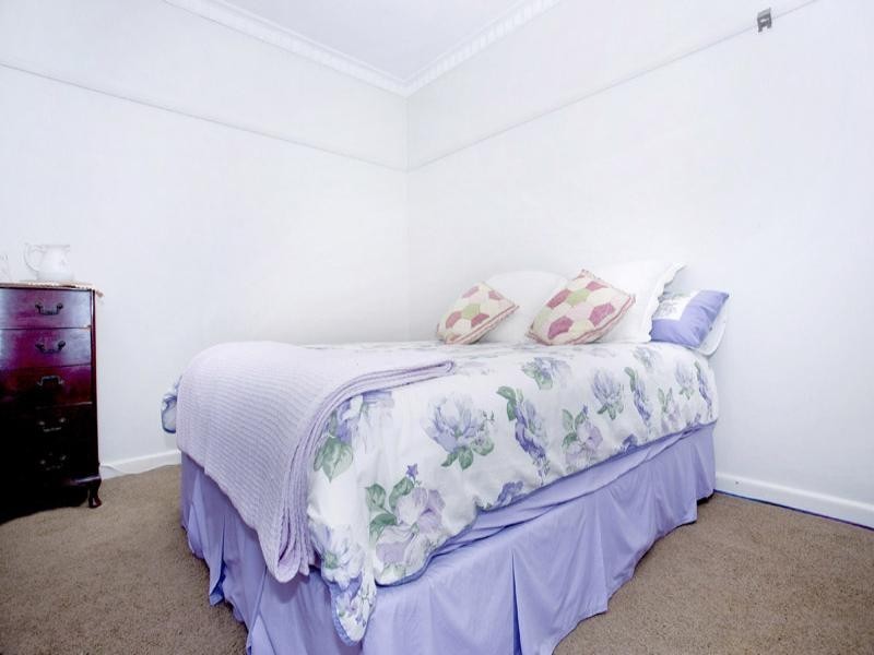 18 Vines Road, Hamlyn Heights VIC 3215