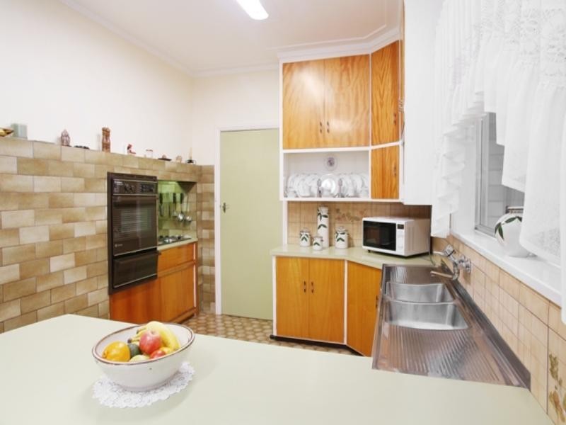 24 Acacia Street, Hamlyn Heights VIC 3215