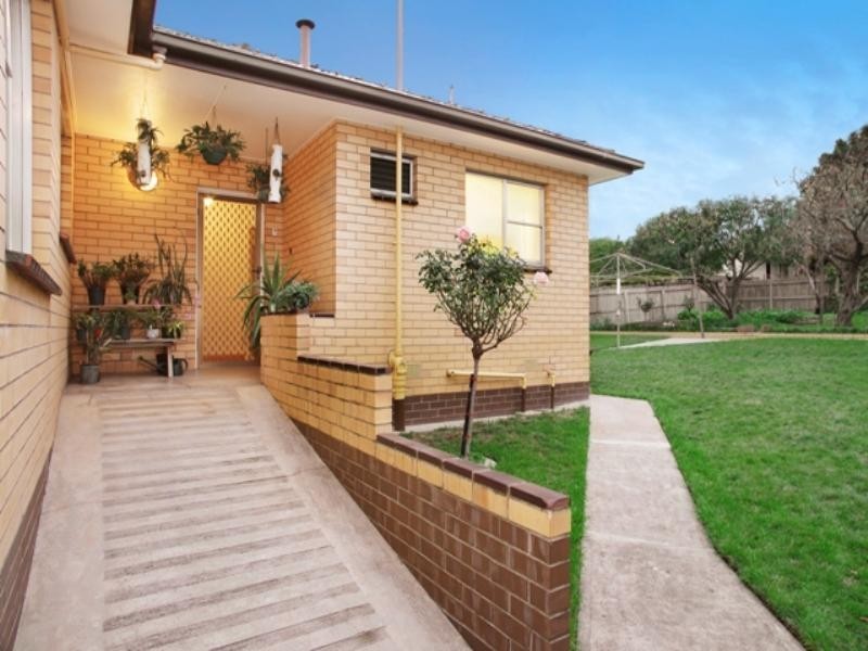 24 Acacia Street, Hamlyn Heights VIC 3215