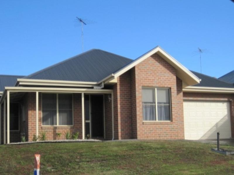 10 Cedarville Close, Highton VIC 3216