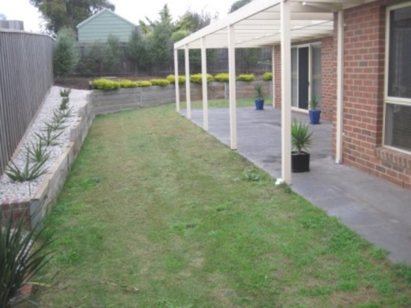 10 Cedarville Close, Highton VIC 3216