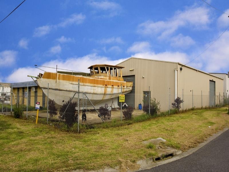 31 Seaside Parade, North Shore VIC 3214