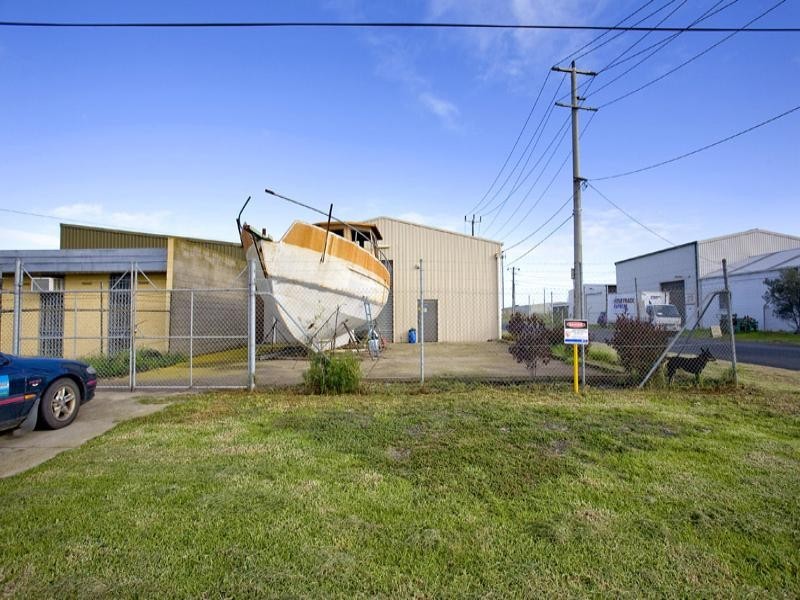 31 Seaside Parade, North Shore VIC 3214