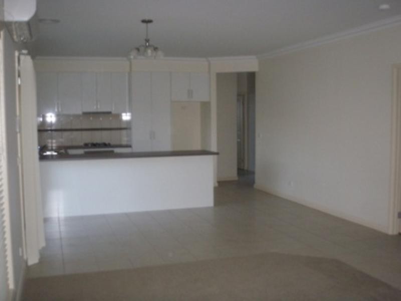 4 Silk Avenue, Manifold Heights VIC 3218