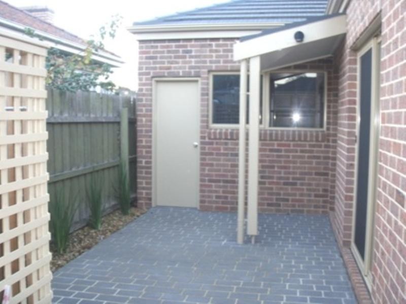 4 Silk Avenue, Manifold Heights VIC 3218