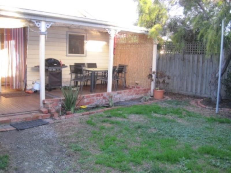 50 St Albans Road, East Geelong VIC 3219