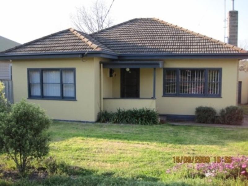 14 Riversdale Road, Newtown VIC 3220