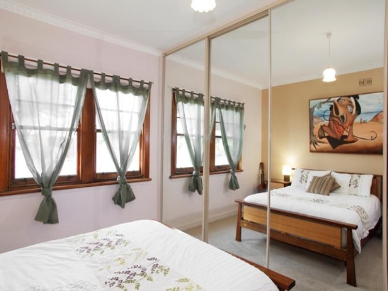 4 Pride Avenue, Hamlyn Heights VIC 3215