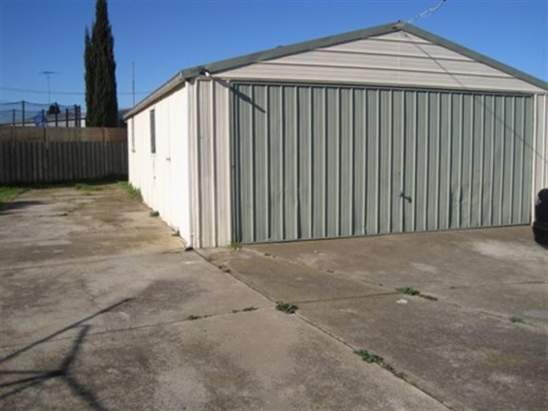 2 Weir Court, Corio VIC 3214