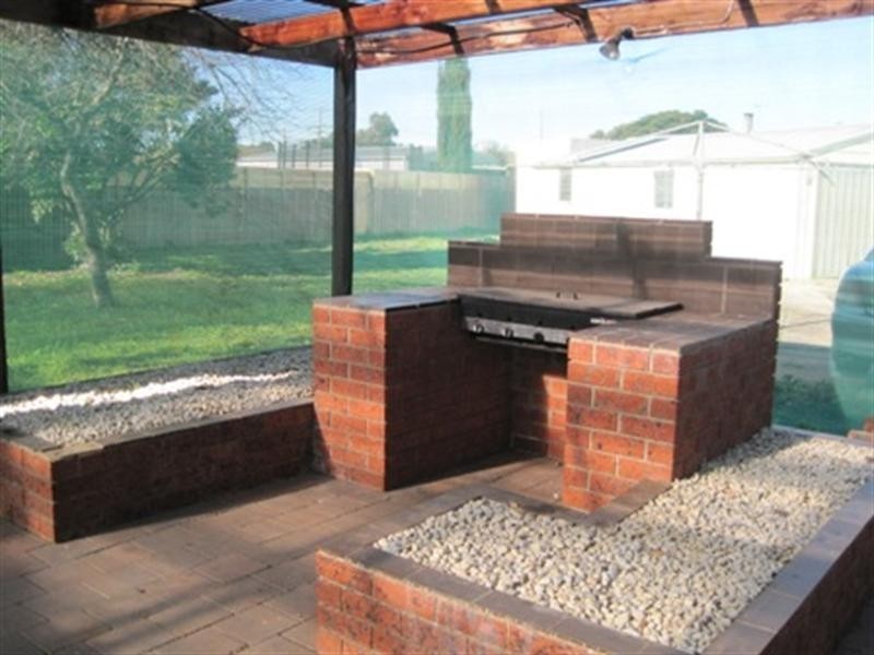 2 Weir Court, Corio VIC 3214