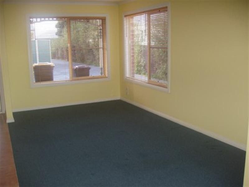 2/23 Waiora Avenue, Hamlyn Heights VIC 3215