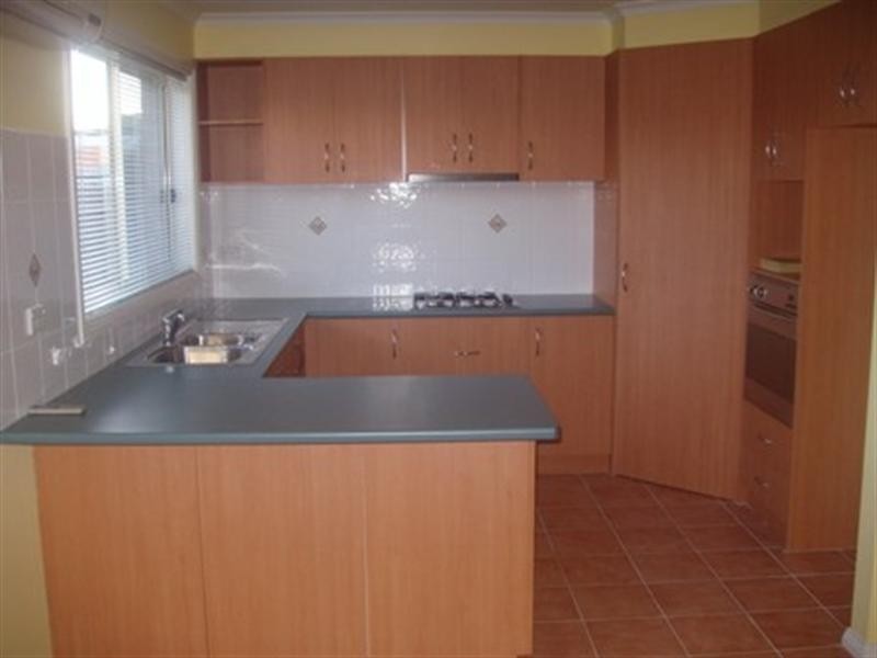 2/23 Waiora Avenue, Hamlyn Heights VIC 3215