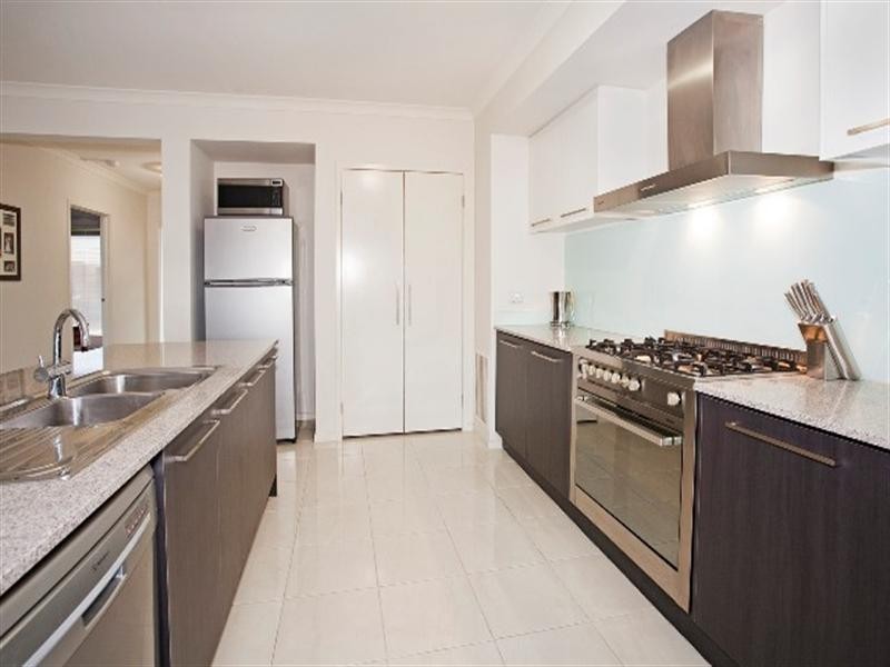 18 Haugh Street, Lovely Banks VIC 3221