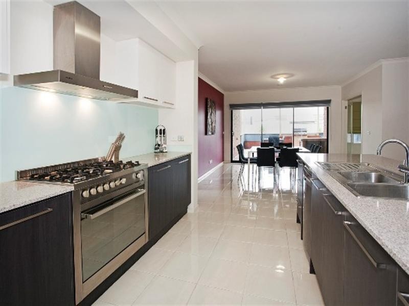 18 Haugh Street, Lovely Banks VIC 3221