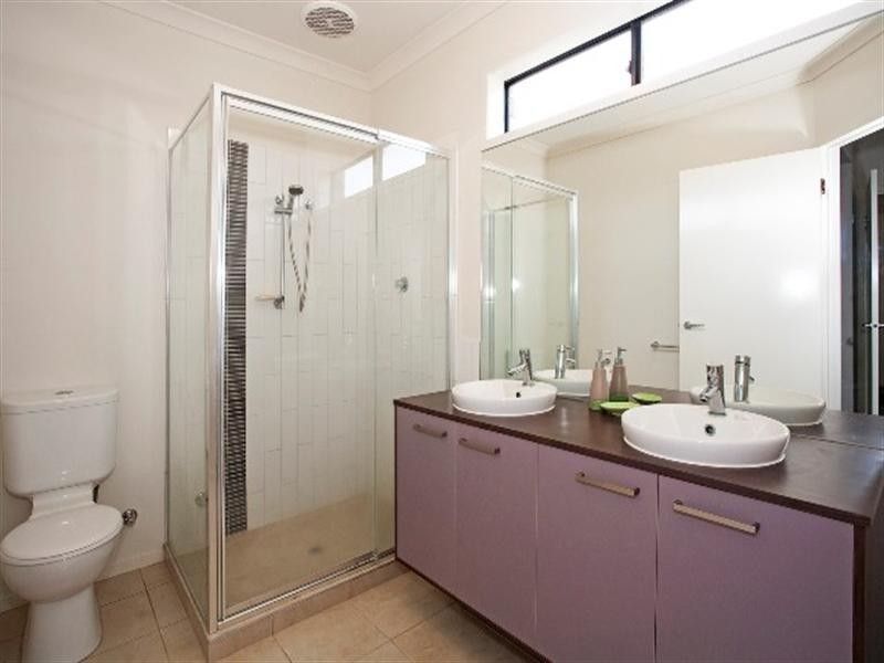 18 Haugh Street, Lovely Banks VIC 3221