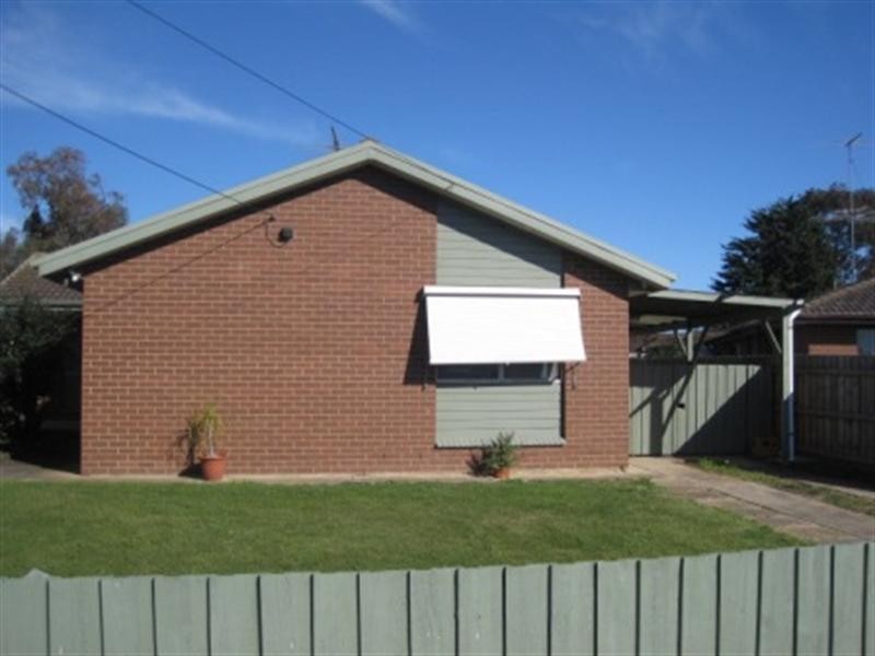 9 Sputnik Court, Whittington VIC 3219