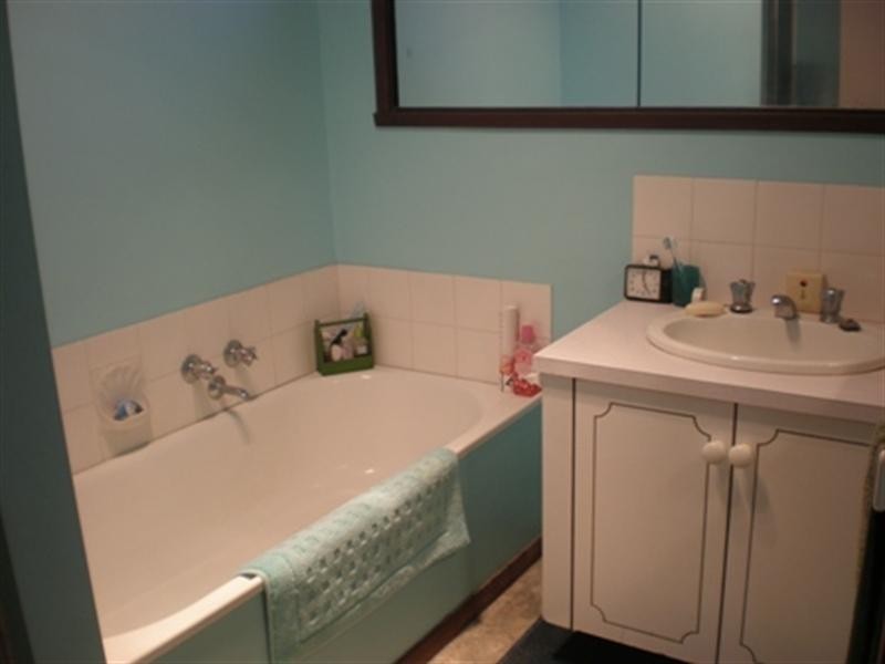 1/68 Oberon Drive, Belmont VIC 3216