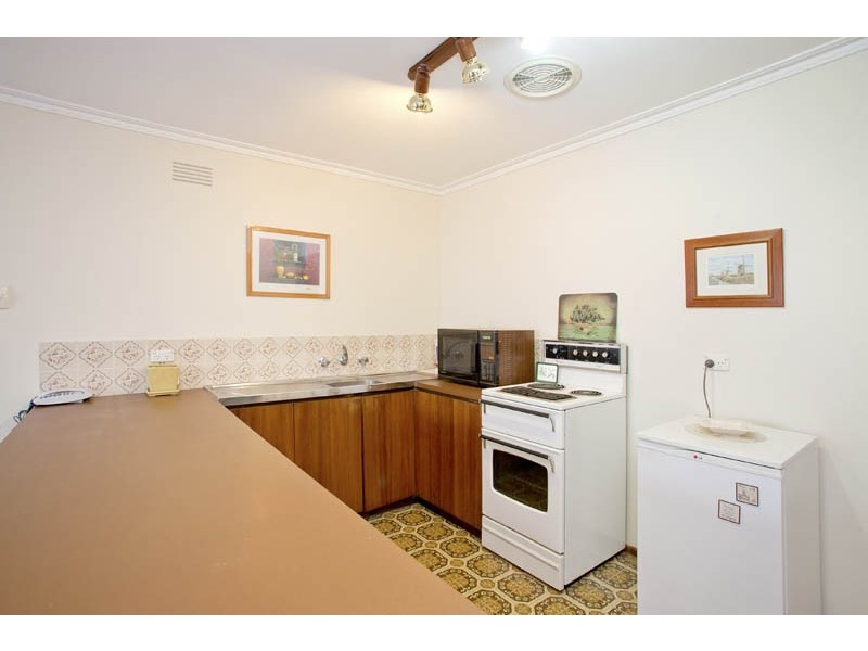 2/216 Wilsons Road, Whittington VIC 3219