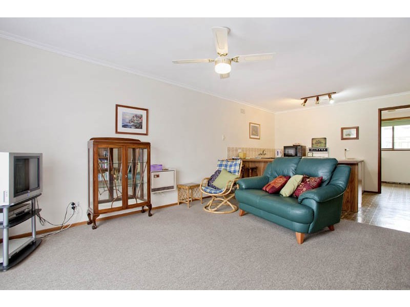 2/216 Wilsons Road, Whittington VIC 3219