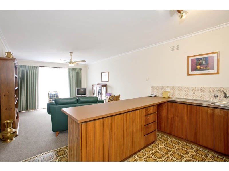 2/216 Wilsons Road, Whittington VIC 3219
