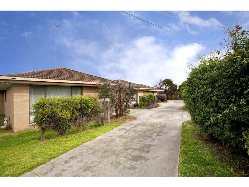 2/216 Wilsons Road, Whittington VIC 3219