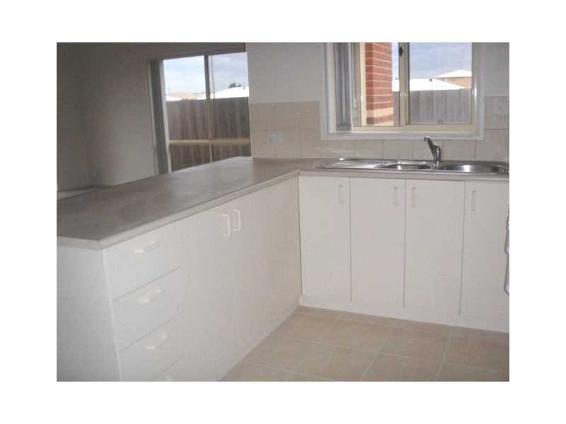 2/6 Isabella Street, Grovedale VIC 3216