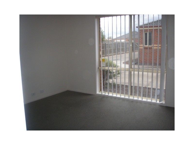 2/6 Isabella Street, Grovedale VIC 3216