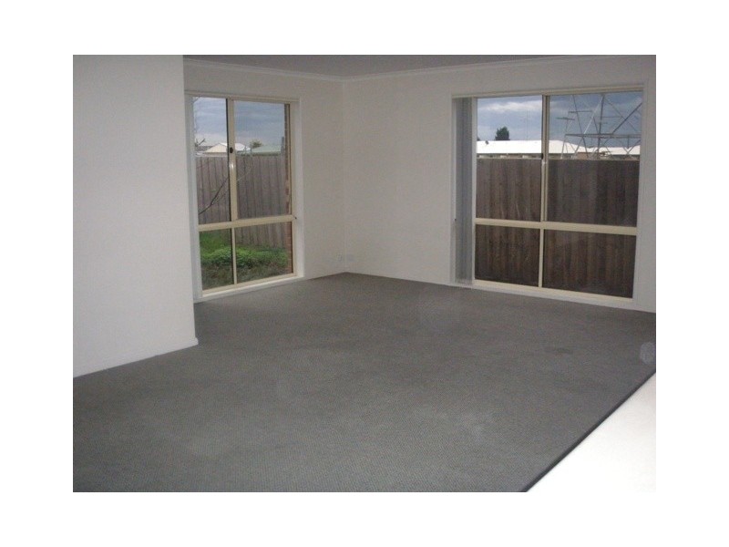 2/6 Isabella Street, Grovedale VIC 3216