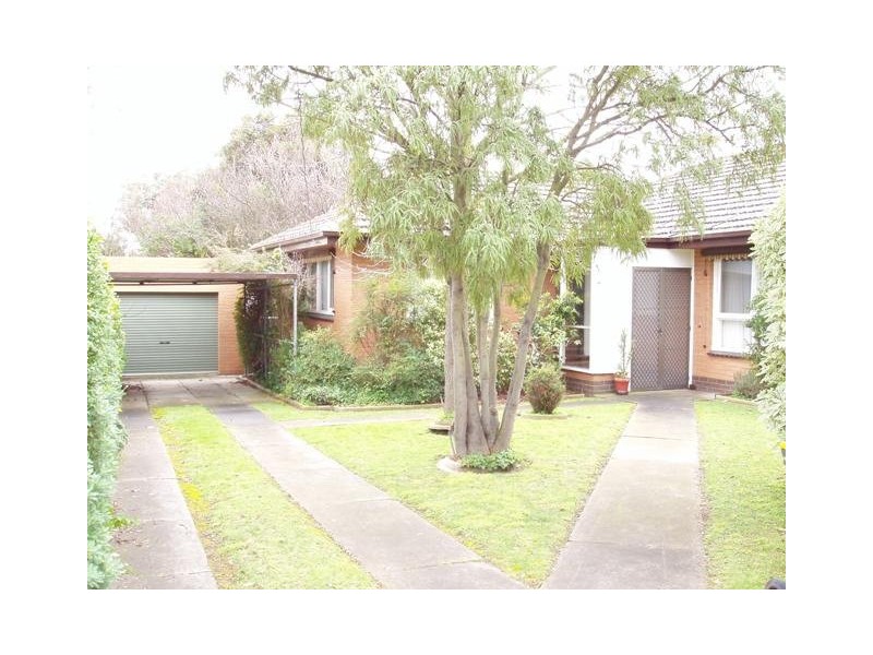 4 Pickett Crescent, Belmont VIC 3216