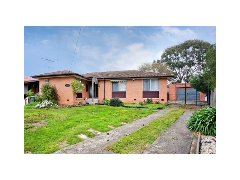 5 Lunik Court, Whittington VIC 3219