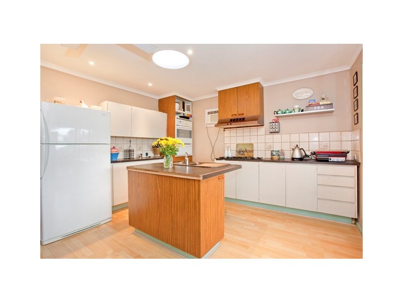 5 Lunik Court, Whittington VIC 3219