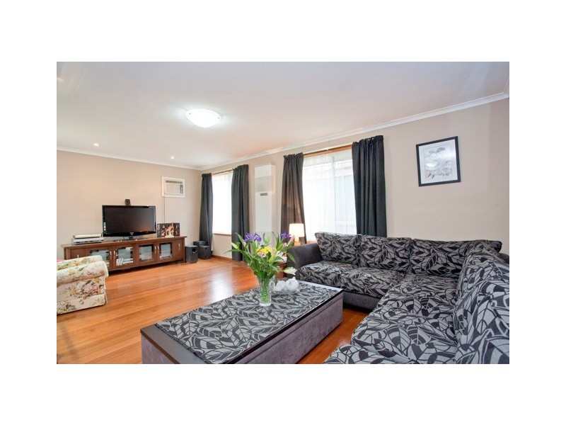 5 Lunik Court, Whittington VIC 3219