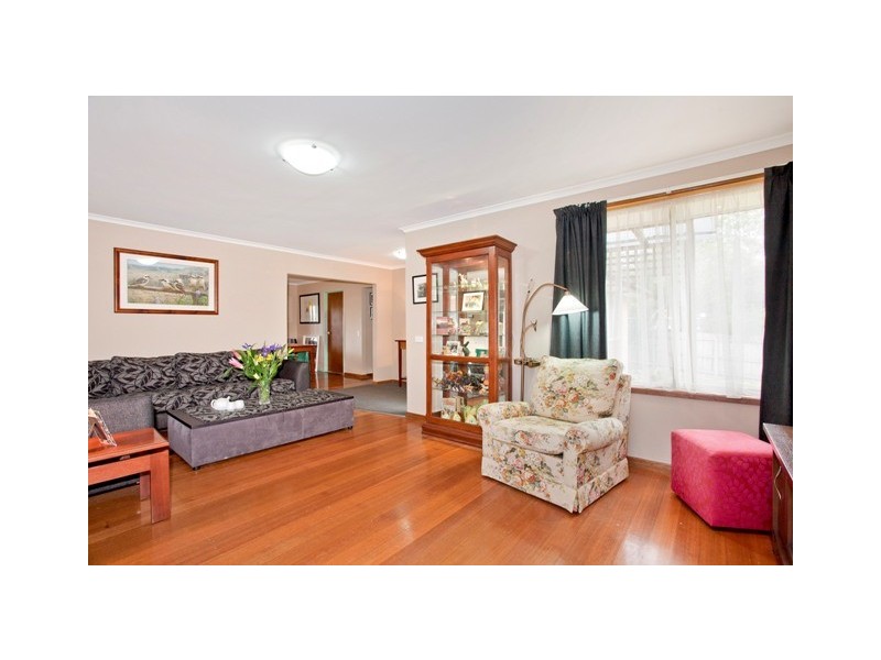 5 Lunik Court, Whittington VIC 3219