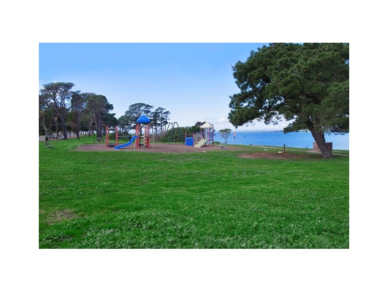 3/32-34 Seaforth Street, North Shore VIC 3214