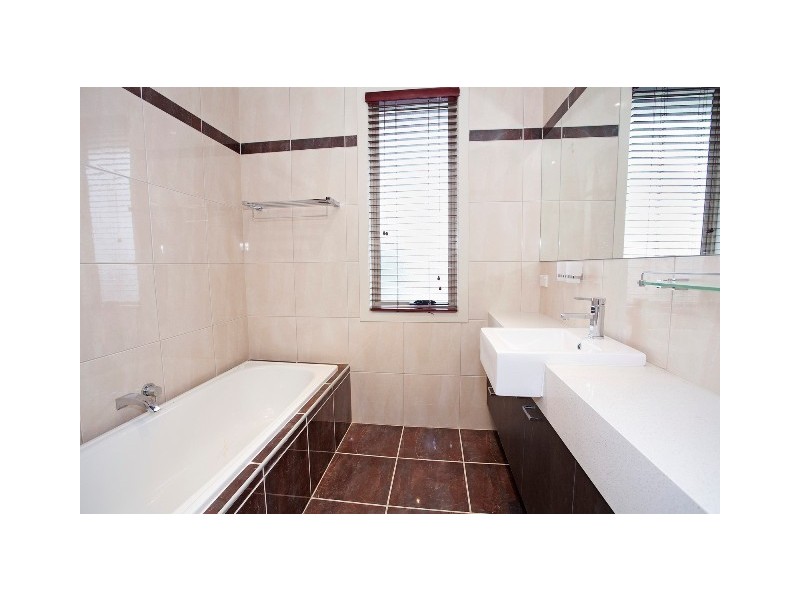 9/100-108 West Fyans Street, Newtown VIC 3220