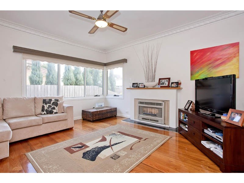 4 Maple Crescent, Bell Park VIC 3215