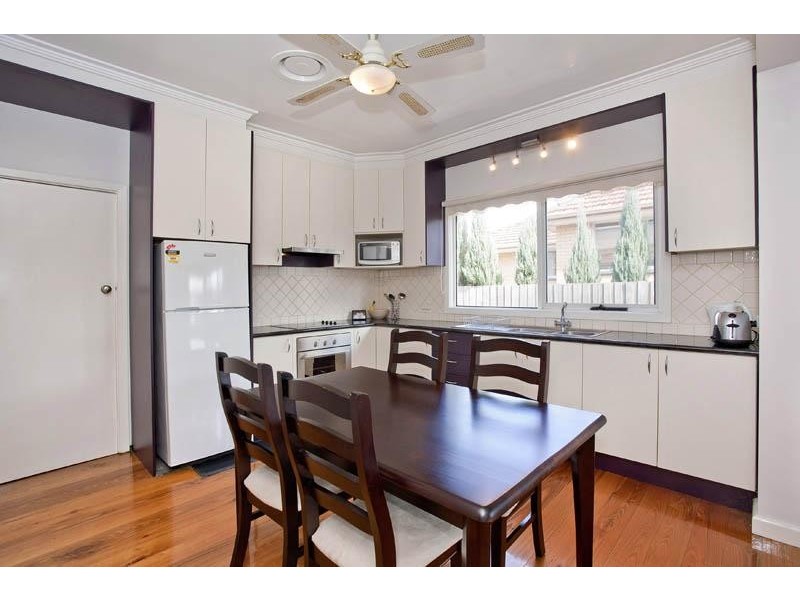 4 Maple Crescent, Bell Park VIC 3215