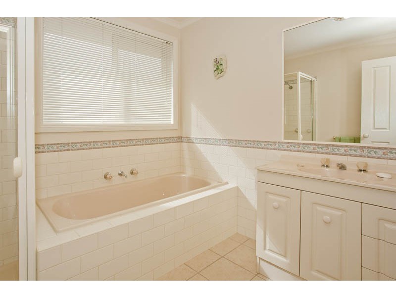 3/211 Boundary Road, Whittington VIC 3219