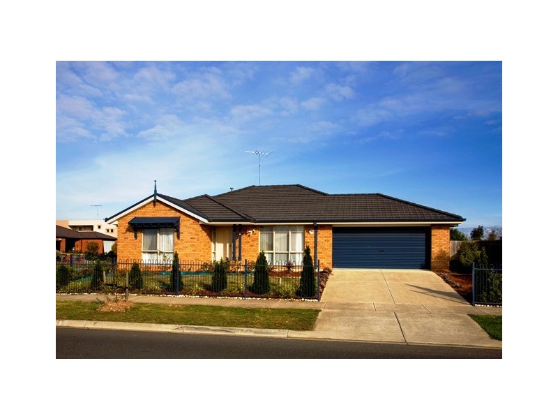 40 Meadenhall Drive, St Albans Park VIC 3219