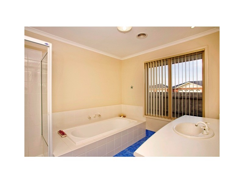 40 Meadenhall Drive, St Albans Park VIC 3219