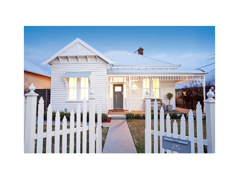 25 Daisy Street, Newtown VIC 3220