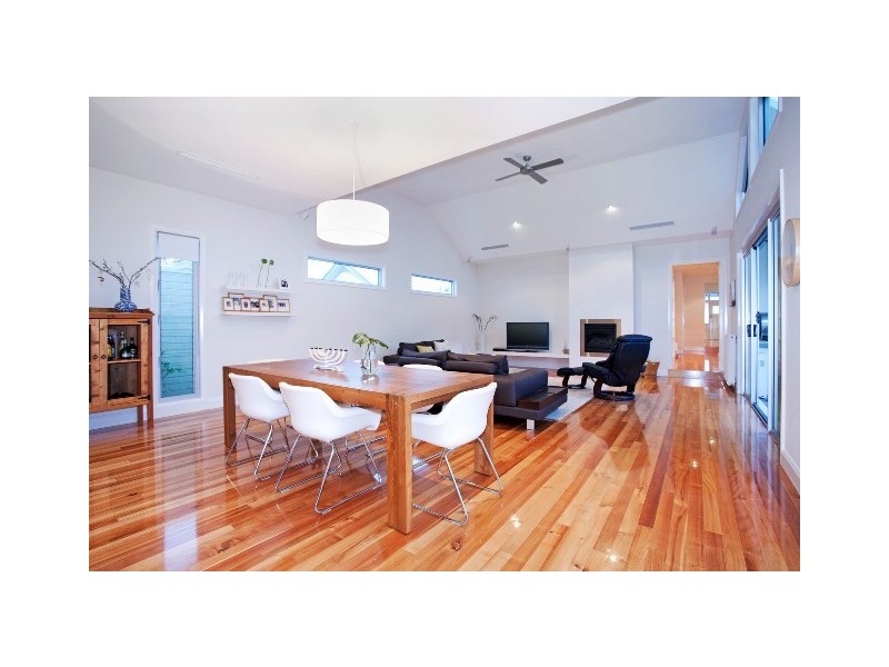 25 Daisy Street, Newtown VIC 3220