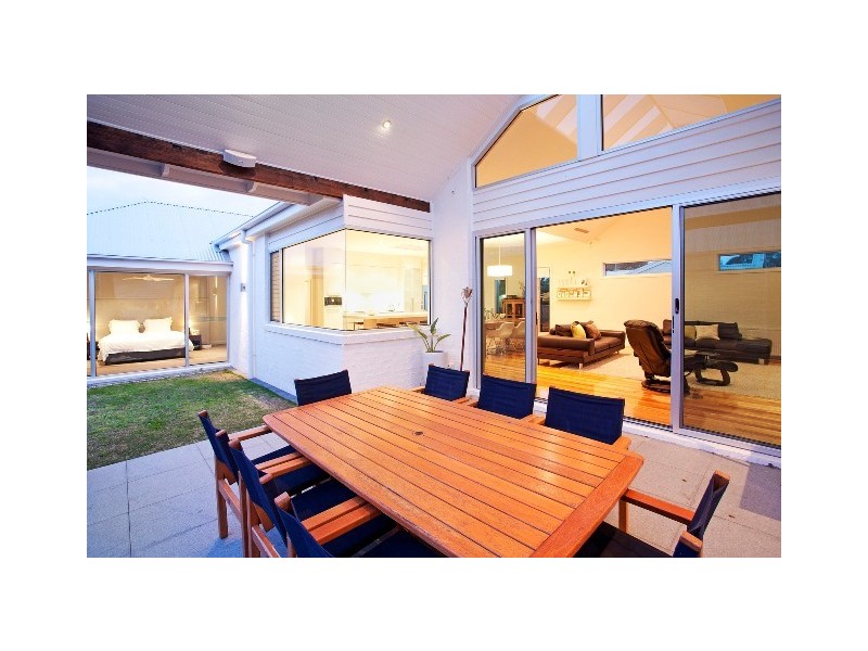 25 Daisy Street, Newtown VIC 3220