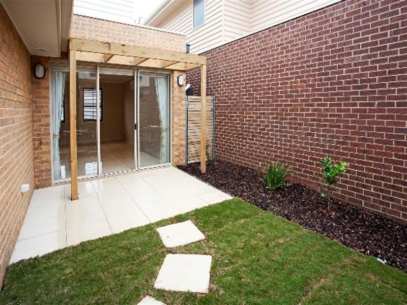 6/100-108 West Fyans Street, Newtown VIC 3220