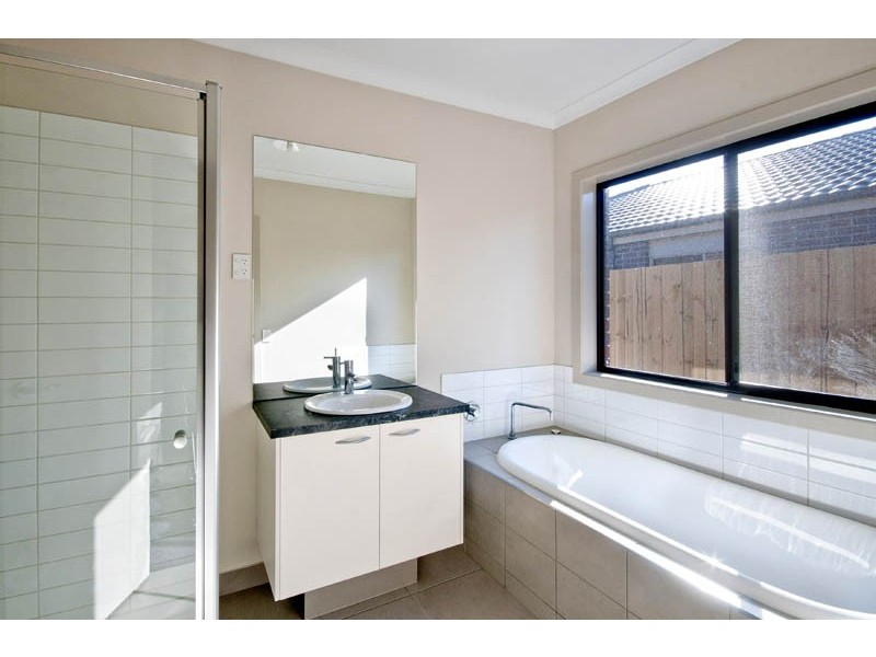 10 Benita Place, Leopold VIC 3224