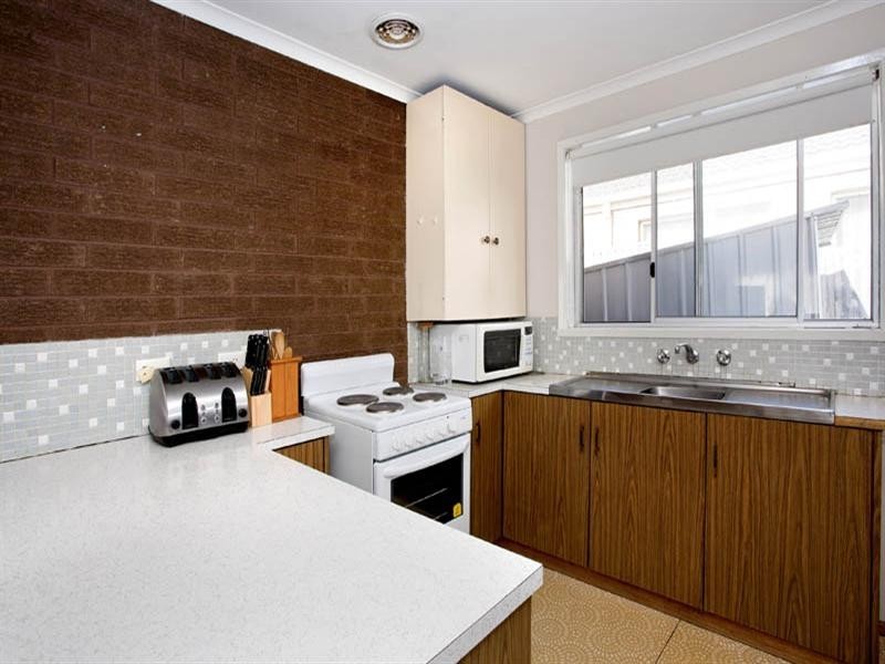 2/21 Calvert Street, Hamlyn Heights VIC 3215