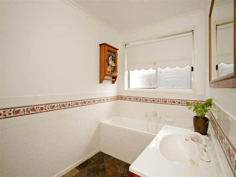 30 Corangamite Drive, Corio VIC 3214